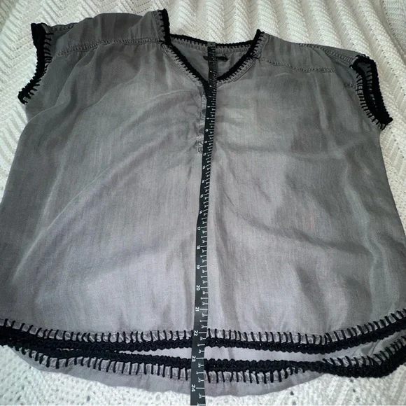 Prana Gray Cap Sleeve Relaxed Blouse With Hand Crocheted Black Trim large - Picture 7 of 7